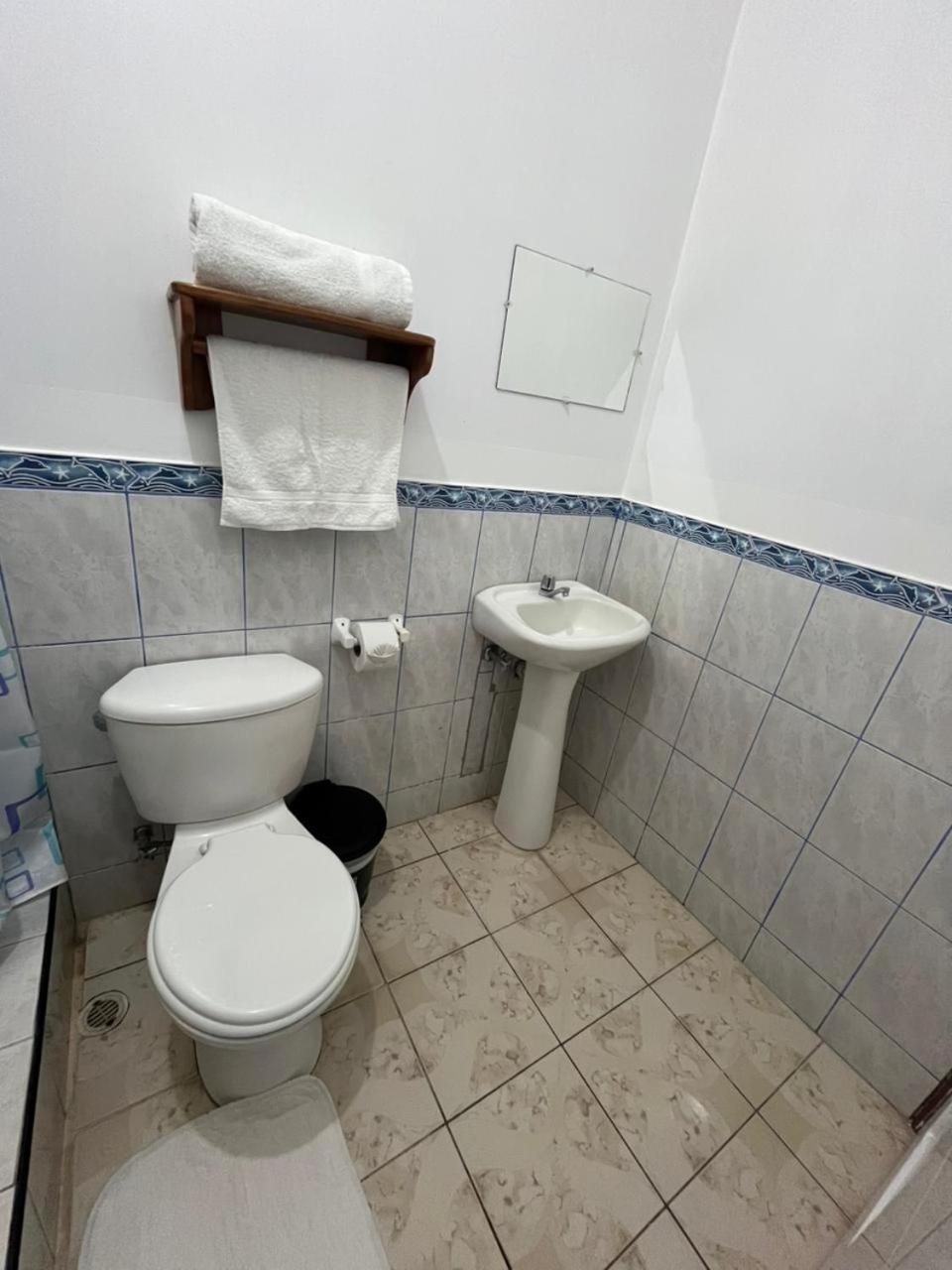 Hostal Neptuno - Poseidon Puerto Villamil Eksteriør bilde