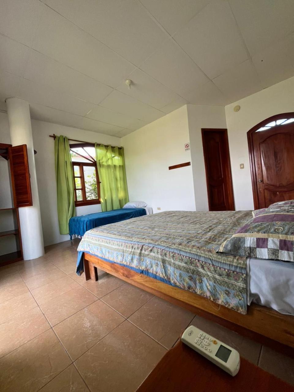 Hostal Neptuno - Poseidon Puerto Villamil Eksteriør bilde