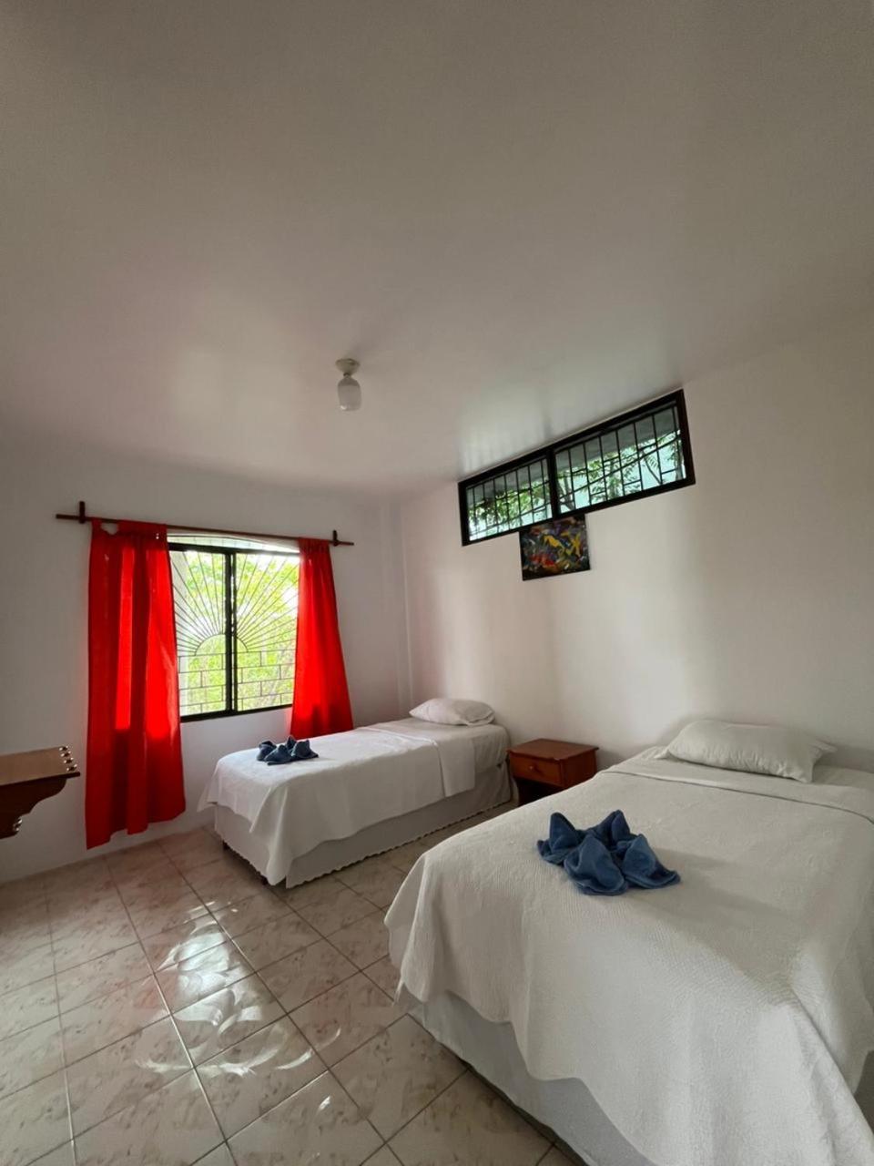 Hostal Neptuno - Poseidon Puerto Villamil Eksteriør bilde
