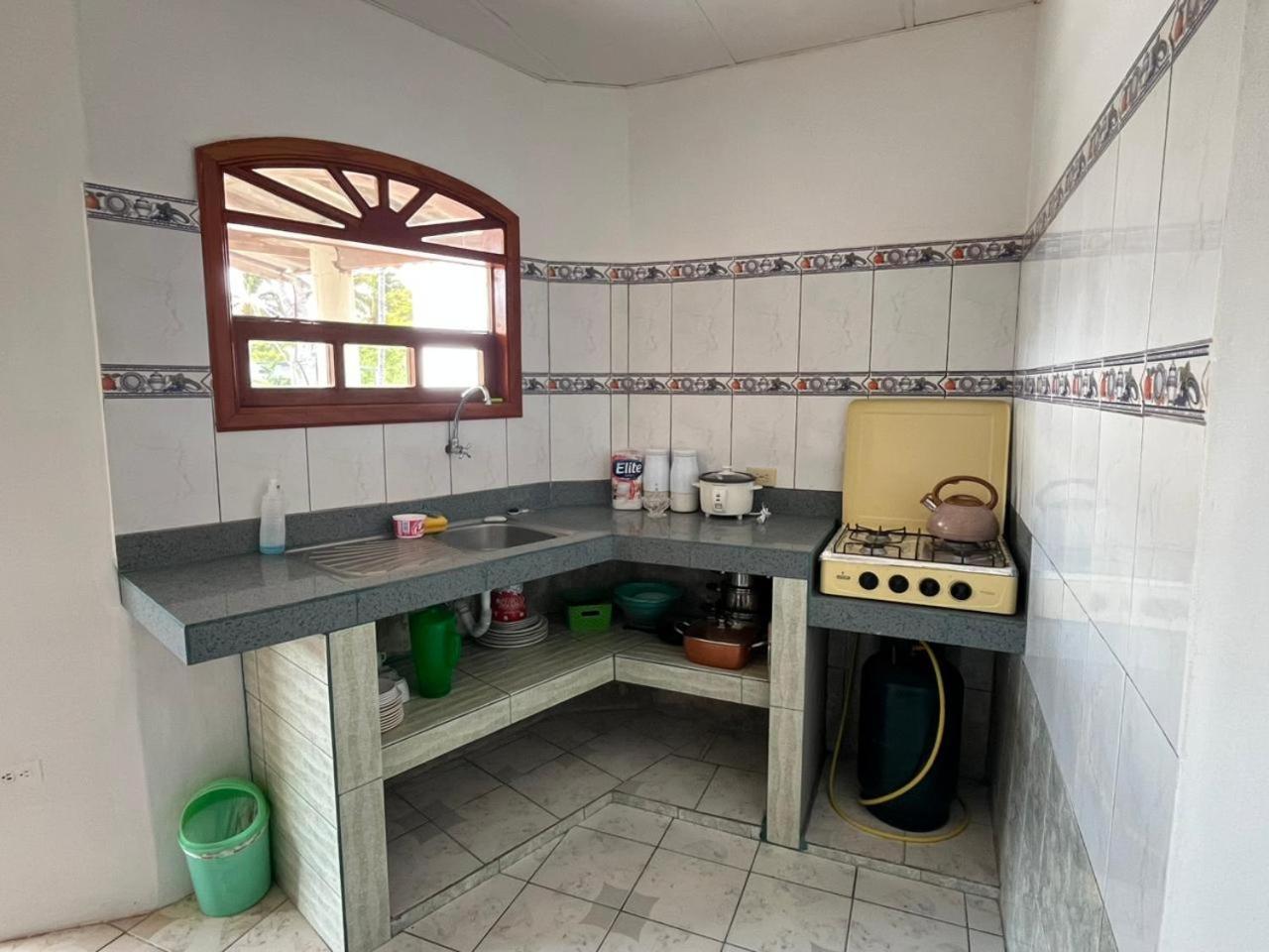 Hostal Neptuno - Poseidon Puerto Villamil Eksteriør bilde