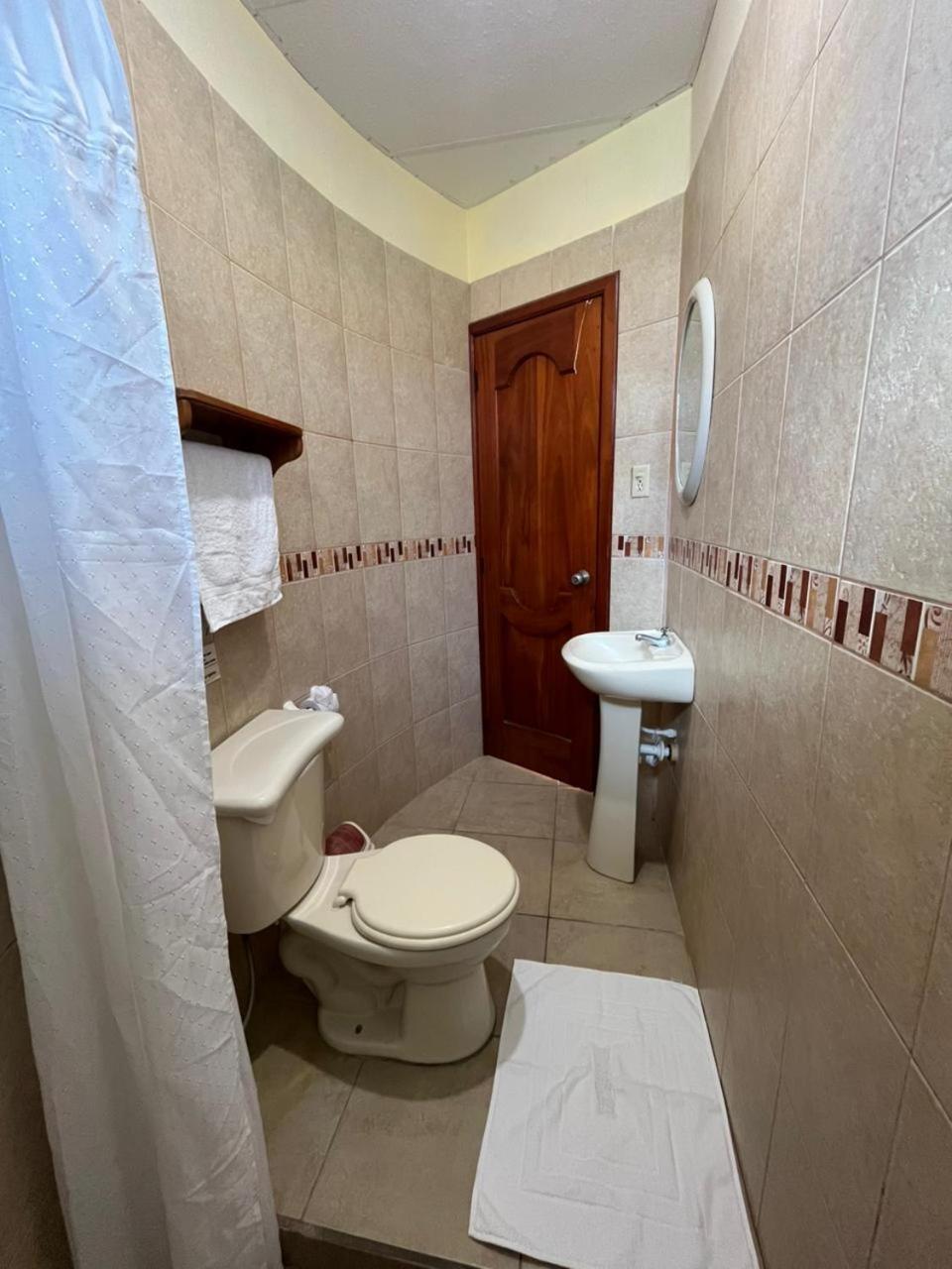 Hostal Neptuno - Poseidon Puerto Villamil Eksteriør bilde