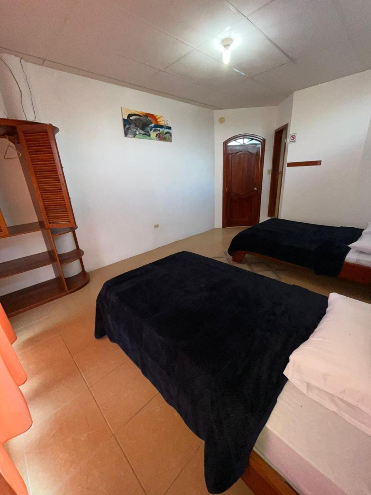 Hostal Neptuno - Poseidon Puerto Villamil Eksteriør bilde